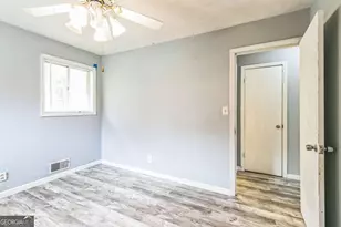 927 Slash Pine Rd, Forest Park, GA 30297 - Photo 10