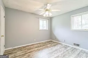927 Slash Pine Rd, Forest Park, GA 30297 - Photo 14