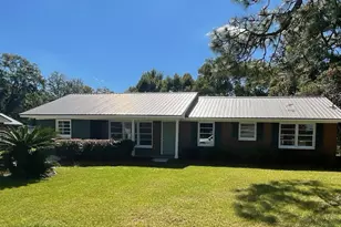 195 Hollywood Ave, Jesup, GA 31545 - Photo 1
