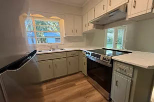 195 Hollywood Ave, Jesup, GA 31545 - Photo 4