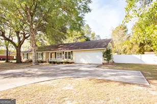 2959 Chadwick Dr, Waycross, GA 31501 - Photo 4