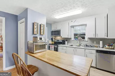 2016 Indiana Avenue, Savannah, GA 31404 - Photo 10