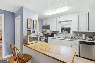 2016 Indiana Ave, Savannah, GA 31404 - Photo 10