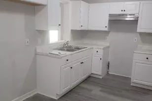 2469 Romain Way, East Point, GA 30344 - Photo 4