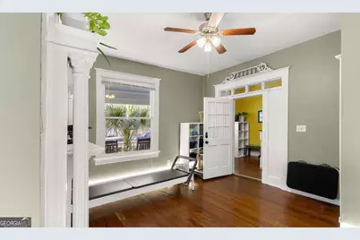 534 E Waldburg Street, Savannah, GA 31401 - Photo 10