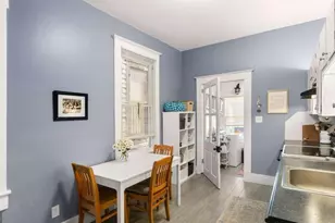 534 E Waldburg St, Savannah, GA 31401 - Photo 12