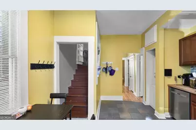 534 E Waldburg Street, Savannah, GA 31401 - Photo 26