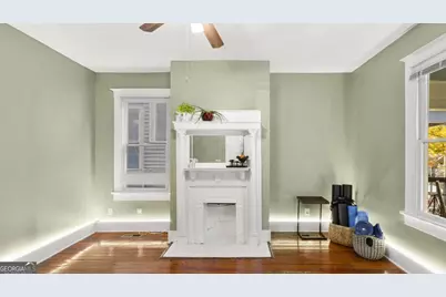 534 E Waldburg Street, Savannah, GA 31401 - Photo 8