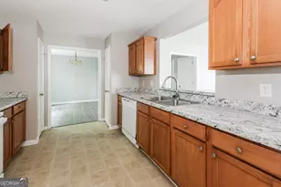 6233 Hickory Ln Cir, Union City, GA 30291 - Photo 8