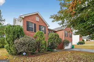 3881 Wolverton Cir, Lithonia, GA 30038 - Photo 2