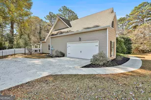 11 Hubbard Rd, Newnan, GA 30263 - Photo 4