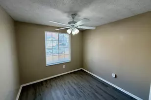 6091 Raintree Bend, Lithonia, GA 30058 - Photo 12