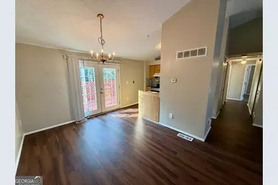 6091 Raintree Bend, Lithonia, GA 30058 - Photo 4