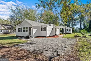 215 Hunter St, Union Point, GA 30669 - Photo 2