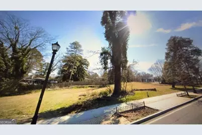 2300 M L King Jr Drive SW, Atlanta, GA 30310 - Photo 8