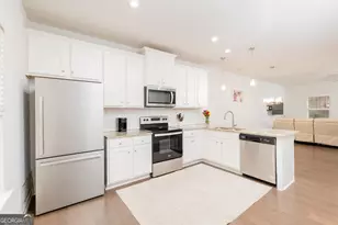 2527 Hedgeway Cir, Kennesaw, GA 30144 - Photo 10