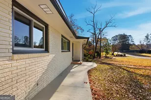 117 Glencrest Dr, Toccoa, GA 30577 - Photo 2