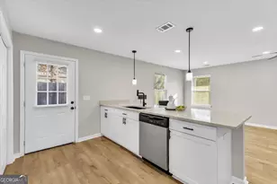 22 W 61st St, Savannah, GA 31405 - Photo 12