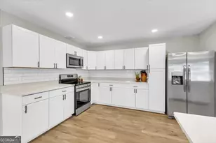 22 W 61st St, Savannah, GA 31405 - Photo 8