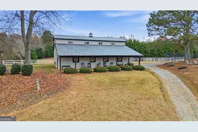 8525 Lanierland Farms Drive, Gainesville, GA 30506 - Photo 4