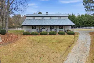 8525 Lanierland Farms Dr, Gainesville, GA 30506 - Photo 32