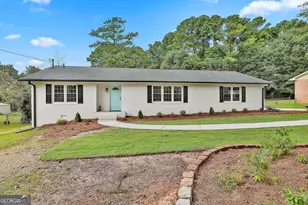 19 Foster Dr, Newnan, GA 30263 - Photo 2