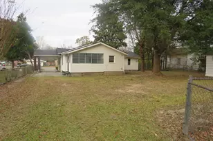 413 W Floyd St, Sandersville, GA 31082 - Photo 8