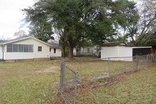 413 W Floyd St, Sandersville, GA 31082 - Photo 10