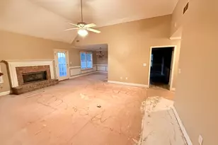 2600 Crest Valley Dr, Conyers, GA 30094 - Photo 4