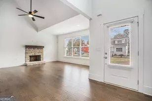 352 Davis St, Monroe, GA 30655 - Photo 10