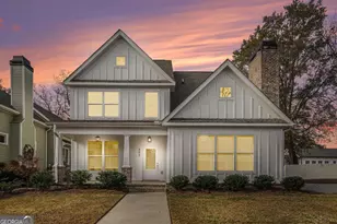 352 Davis St, Monroe, GA 30655 - Photo 2