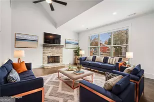 352 Davis St, Monroe, GA 30655 - Photo 6