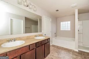 2944 S South Hills, Riverdale, GA 30296 - Photo 10