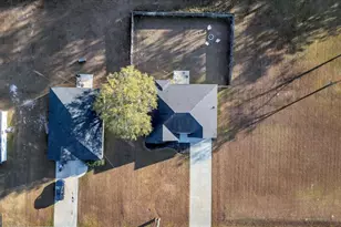 203 Bull St, Glennville, GA 30427 - Photo 32