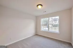 6338 Hickory Ln Cir, Union City, GA 30291 - Photo 18