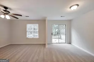 6338 Hickory Ln Cir, Union City, GA 30291 - Photo 14