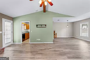 18 Eastwood Dr, Newnan, GA 30265 - Photo 4