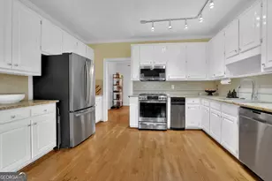 7155 Roswell Rd, Sandy Springs, GA 30328 - Photo 14