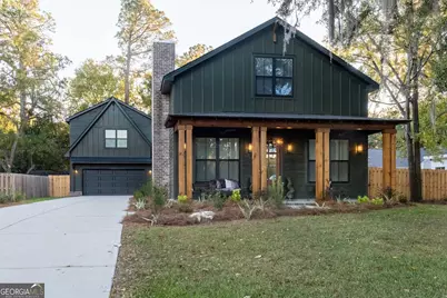 209 E Derenne Avenue, Savannah, GA 31405 - Photo 2