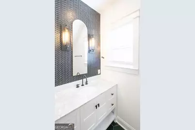 209 E Derenne Avenue, Savannah, GA 31405 - Photo 34