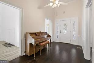 42 S Hunter St, Senoia, GA 30276 - Photo 8