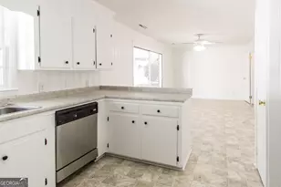 406 Preston St, Waycross, GA 31501 - Photo 6