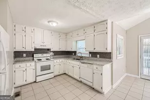 849 Ridge Ave, Stone Mountain, GA 30083 - Photo 4