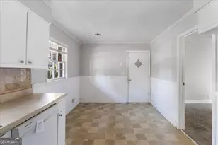 1999 Lindsey Ln, Decatur, GA 30035 - Photo 8