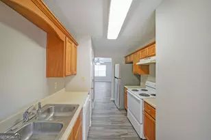 703 Stonehaven Cir, Cartersville, GA 30121 - Photo 10