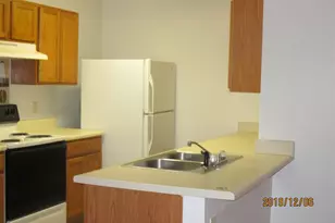 2296 Strathmoor Manor Dr, Lithonia, GA 30058 - Photo 6