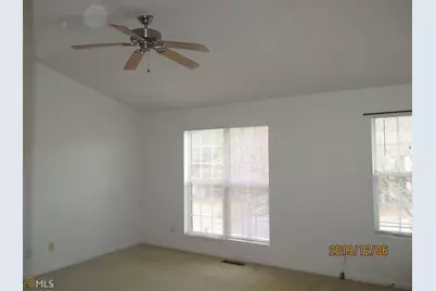 2296 Strathmoor Manor Drive, Lithonia, GA 30058 - Photo 8