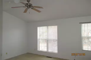 2296 Strathmoor Manor Dr, Lithonia, GA 30058 - Photo 8