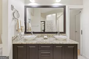 300 Bull St, Savannah, GA 31401 - Photo 36