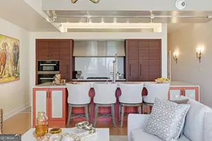 300 Bull St, Savannah, GA 31401 - Photo 30